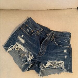 Women’s Levi’s 501 Shorts - Size 28